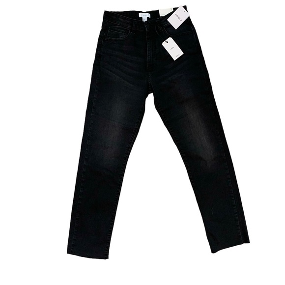 High-Rise,  Relaxed fit, Tapered leg Mom Skinny Jeans Forever 21 size 27 - Picture 3 of 13